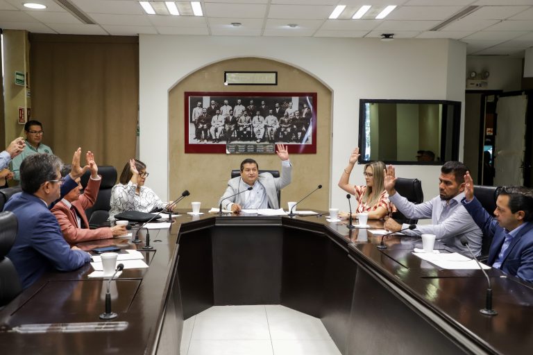 Dictaminan-frenar-facultad