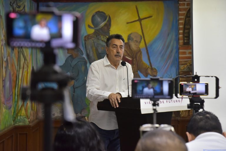 INTENSIFICAN-ACCIONES-DE-BACHEO-Y-PAVIMENTACION-DE-VIALIDADES