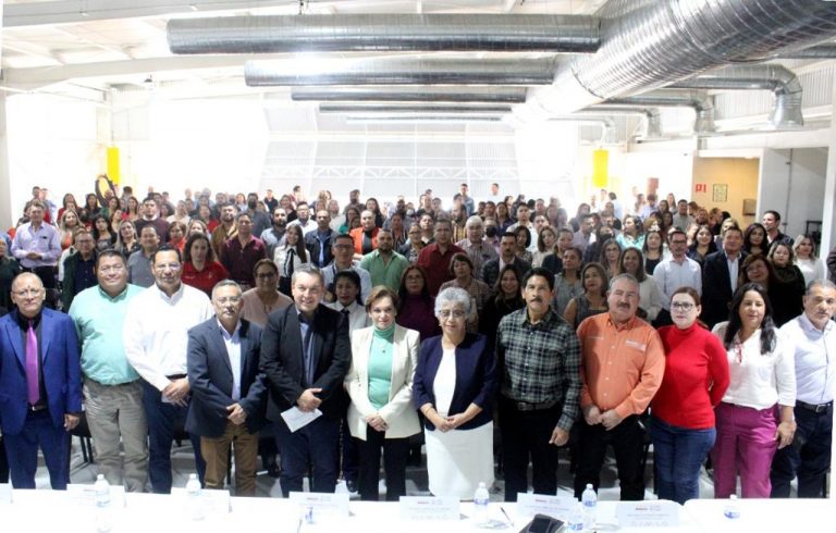 Mas-de-15-mil-alumnos-han-regresado-4