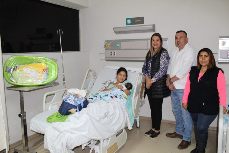 ENTREGA-DIF-CAJEME-PRESENTES-1