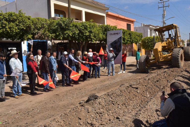 DA-BANDERAZO-ALCALDE-A-OBRA