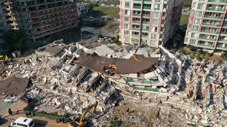 terremoto-turquia-muertos-071451