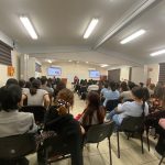 MÁS DE CIEN JÓVENES (1)