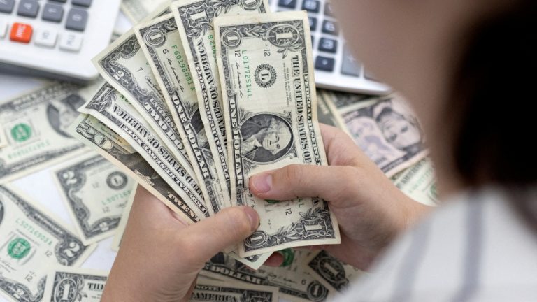 precio-dolar-hoy-6-marzo-2023-071138