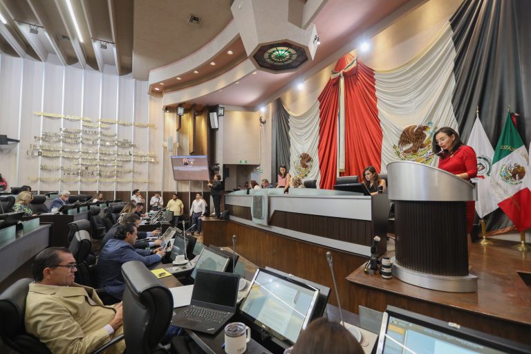 Eleva-Congreso-a-rango