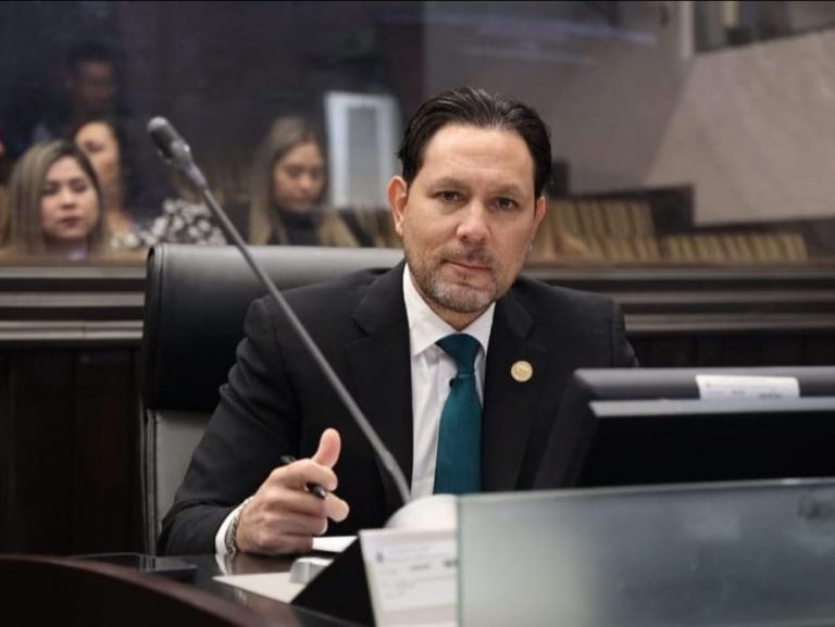 Con-el-aval-de-los-diputados