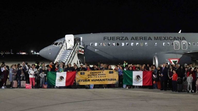 llega-vuelo-de-israel-a-mexico