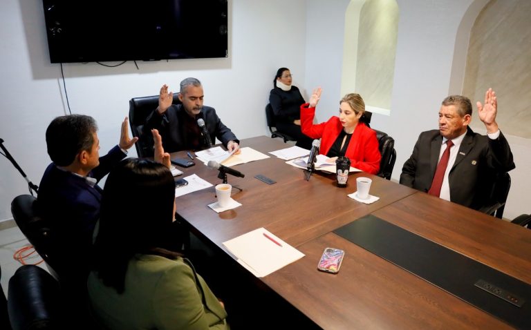 APRUEBAN-EN-COMISION-0
