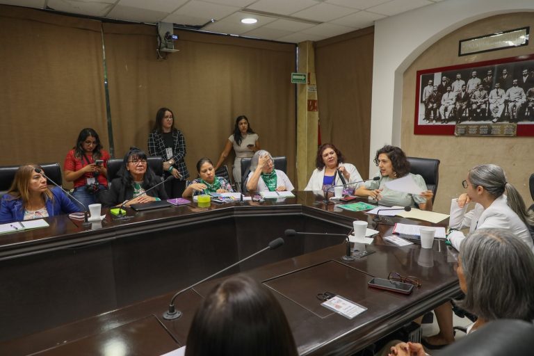 Recibe-Congreso-1