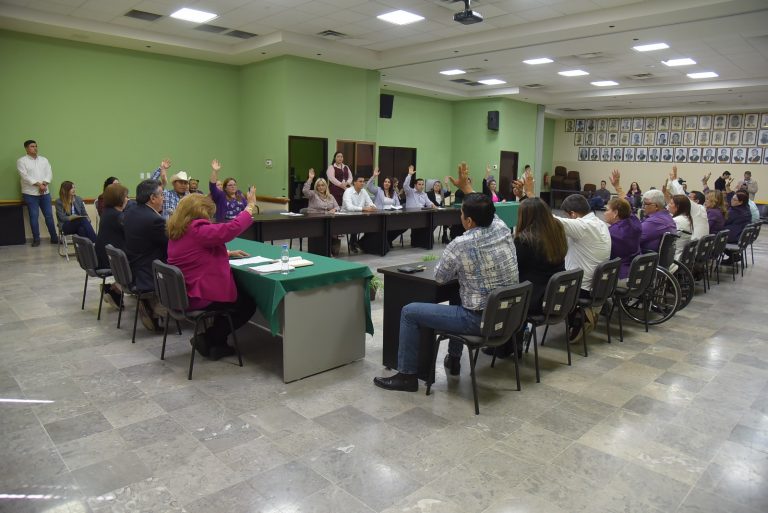 APRUEBA CABILDO INFORME