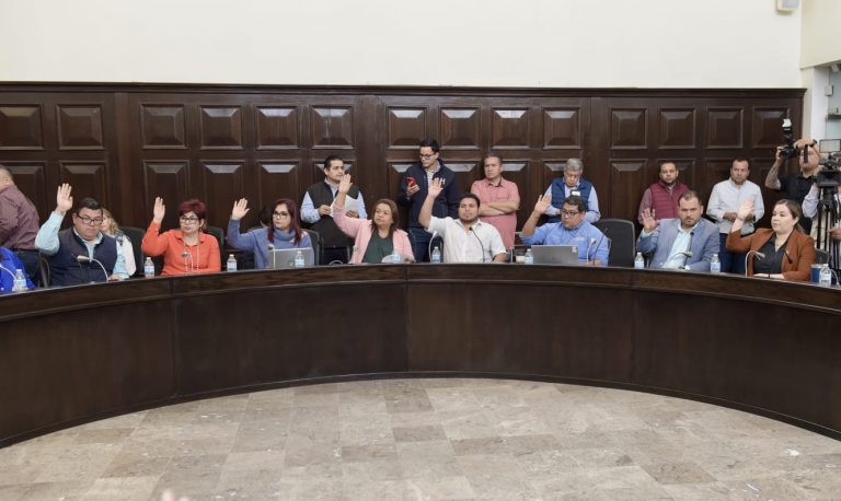 Se instruye en sesión de Cabildo