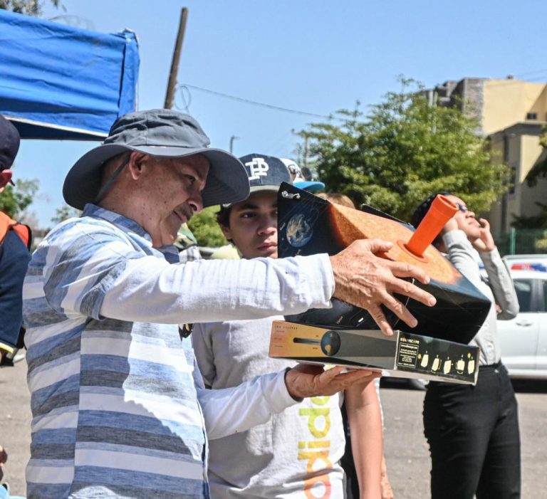 SE REÚNEN CIENTOS 2