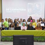 RECIBEN CONSTANCIAS EGRESADAS 5