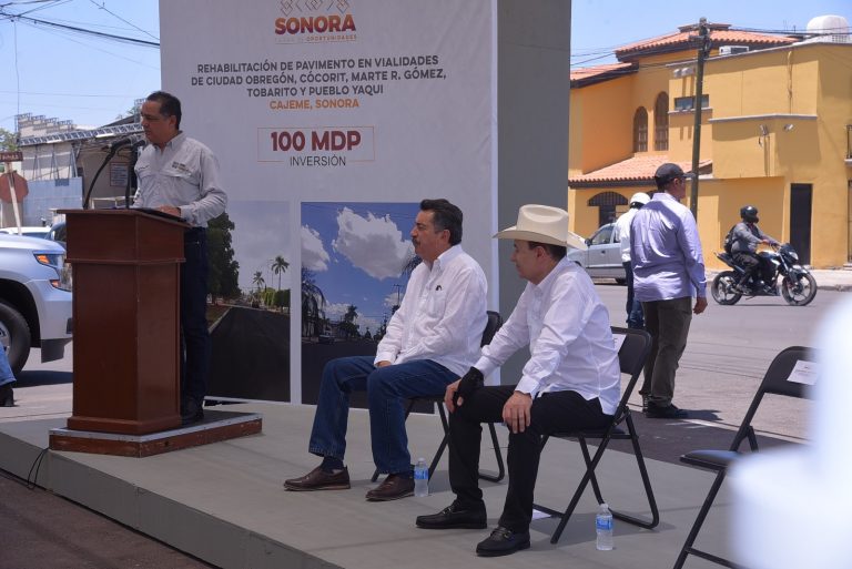 ENTREGAN ALCALDE Y GOBERNADOR (1)