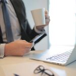 celular-trabajo-pexels