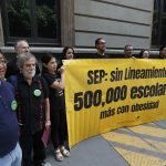 ONG exigen cumplir una ley en escuelas de México que evitaría 500.000 casos de obesidad