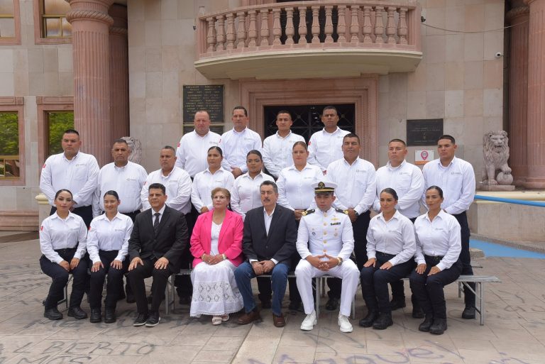 SE GRADÚA XVl GENERACIÓN (3)