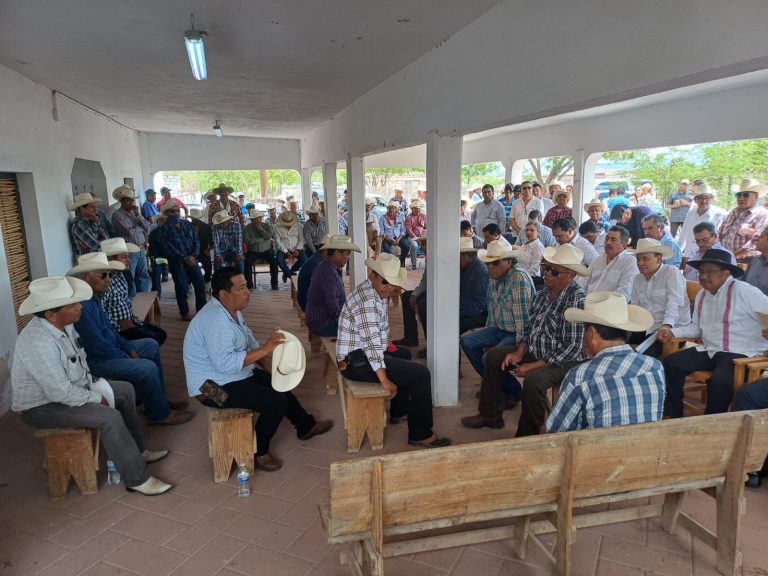 SE REÚNEN ALCALDE Y GOBERNADOR (3)