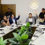 EN COMISIÓN