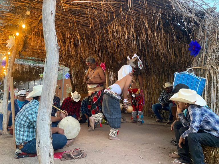 SE REÚNE LA TRIBU (3)