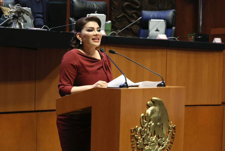 Lorenia Valles