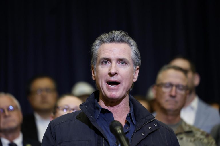 California se convierte oficialmente en la cuarta economía del mundo, anuncia gobernador