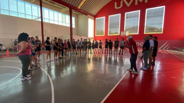 Primer Campamento T_nico de Basquetbol