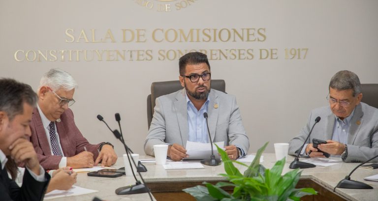 RECIBE COMISIÓN 2