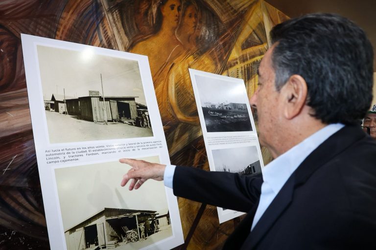 INAUGURAN EXPOSICIÓN (1)