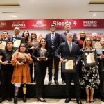 Reconocen a grandes2