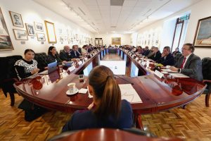 sheinbaum-reunion-economistas