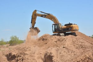 CON LA CONSTRUCCIÓN DE DOS (4)