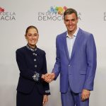 Sheinbaum ofrece México como sede de la cumbre en defensa de la democracia en 2027