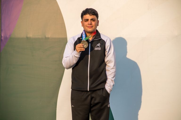 1001057932