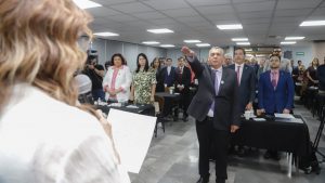 RINDE PROTESTA (2)