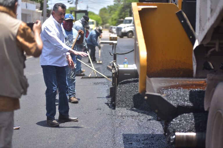 AVANZAN OBRAS DE PAVIMENTACIÓN (1)
