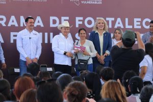 entregan apoyos (2)