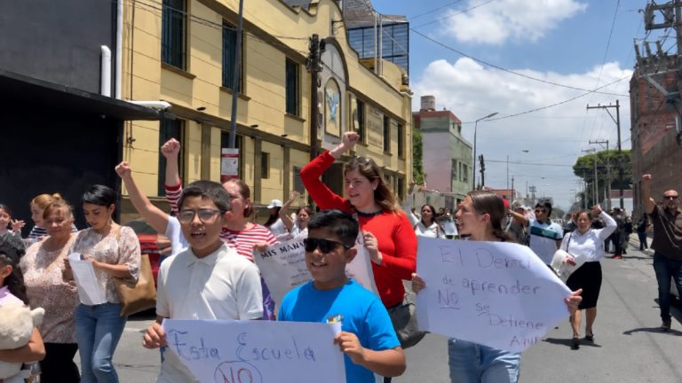 padres se manifiestan1